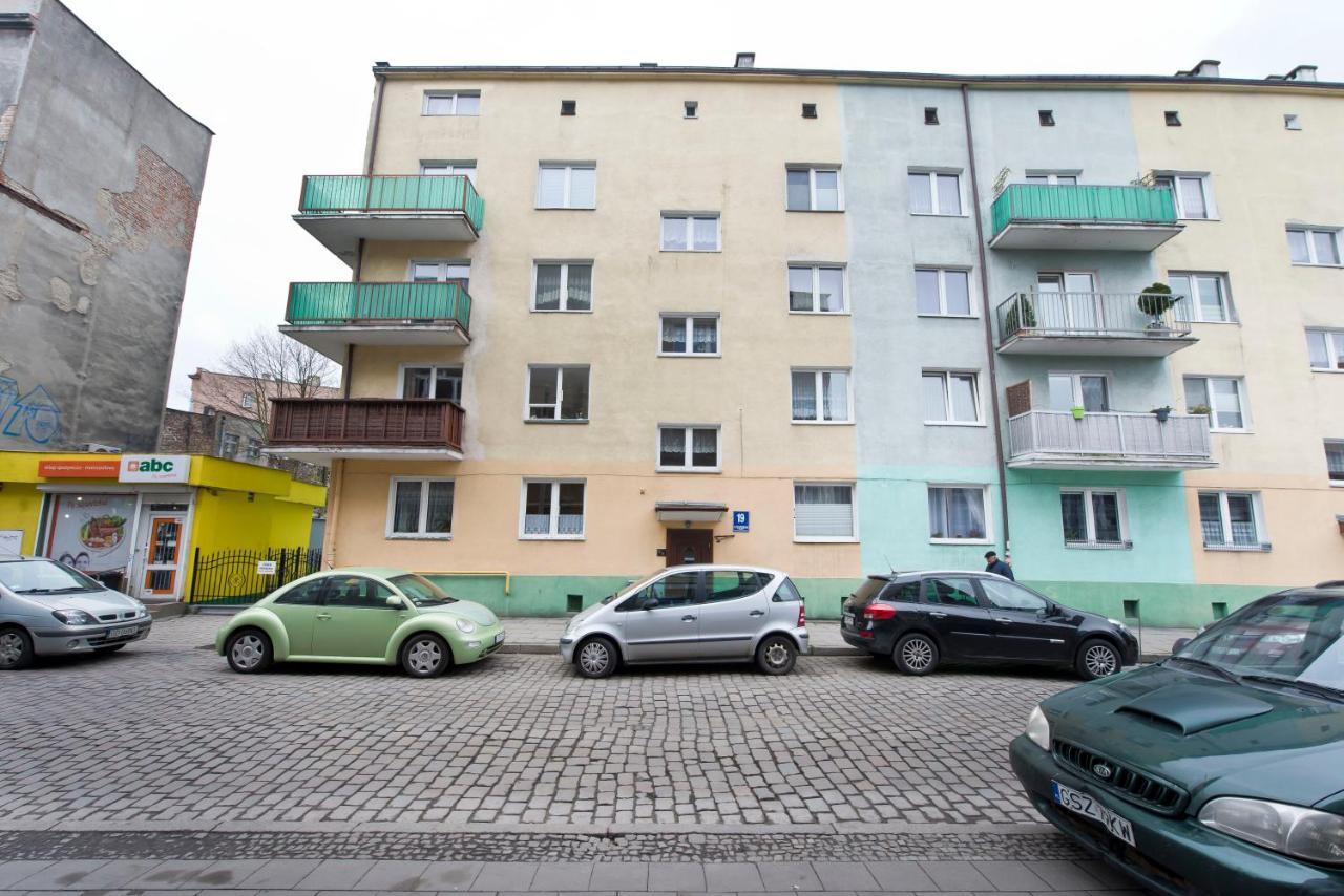 Hip In Vibrant Centrally Located In Old Town Apartment Danzig