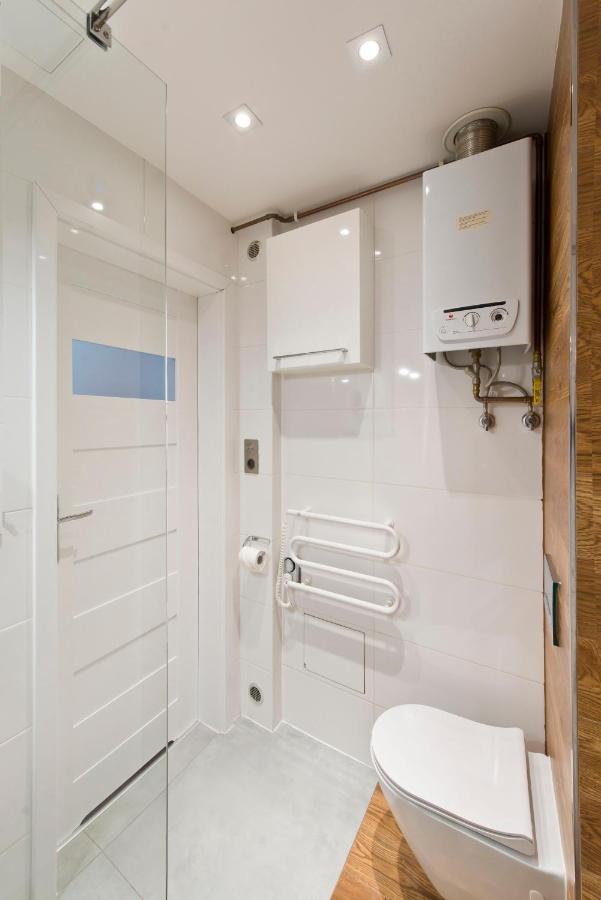 Hip In Vibrant Centrally Located In Old Town Apartment Danzig